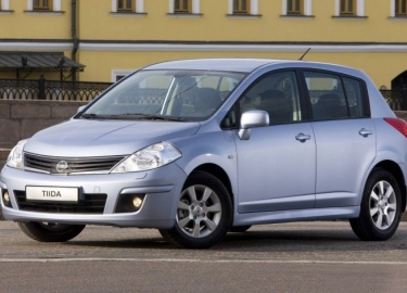 В статье говорится о том, как самому провести замену масла в АКПП Ниссан Тиида. Фото, подробная инструкция и видео.
